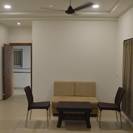 Hotel Revive Veraval 外观 照片