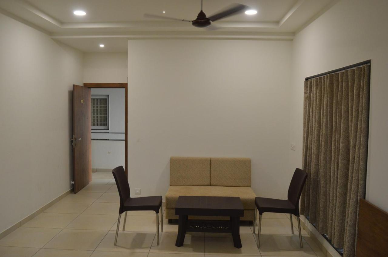 Hotel Revive Veraval 外观 照片