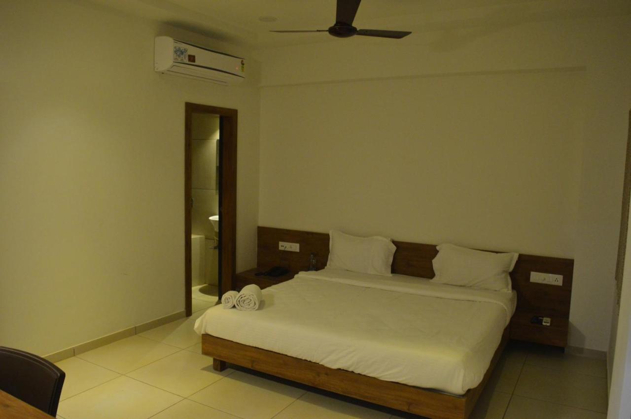 Hotel Revive Veraval 外观 照片
