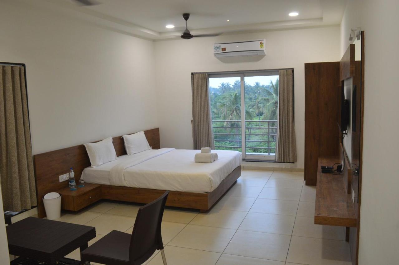 Hotel Revive Veraval 外观 照片